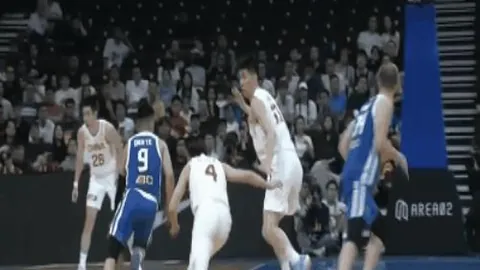 利拉德：从上赛季低谷中崛起，新赛季激情再燃